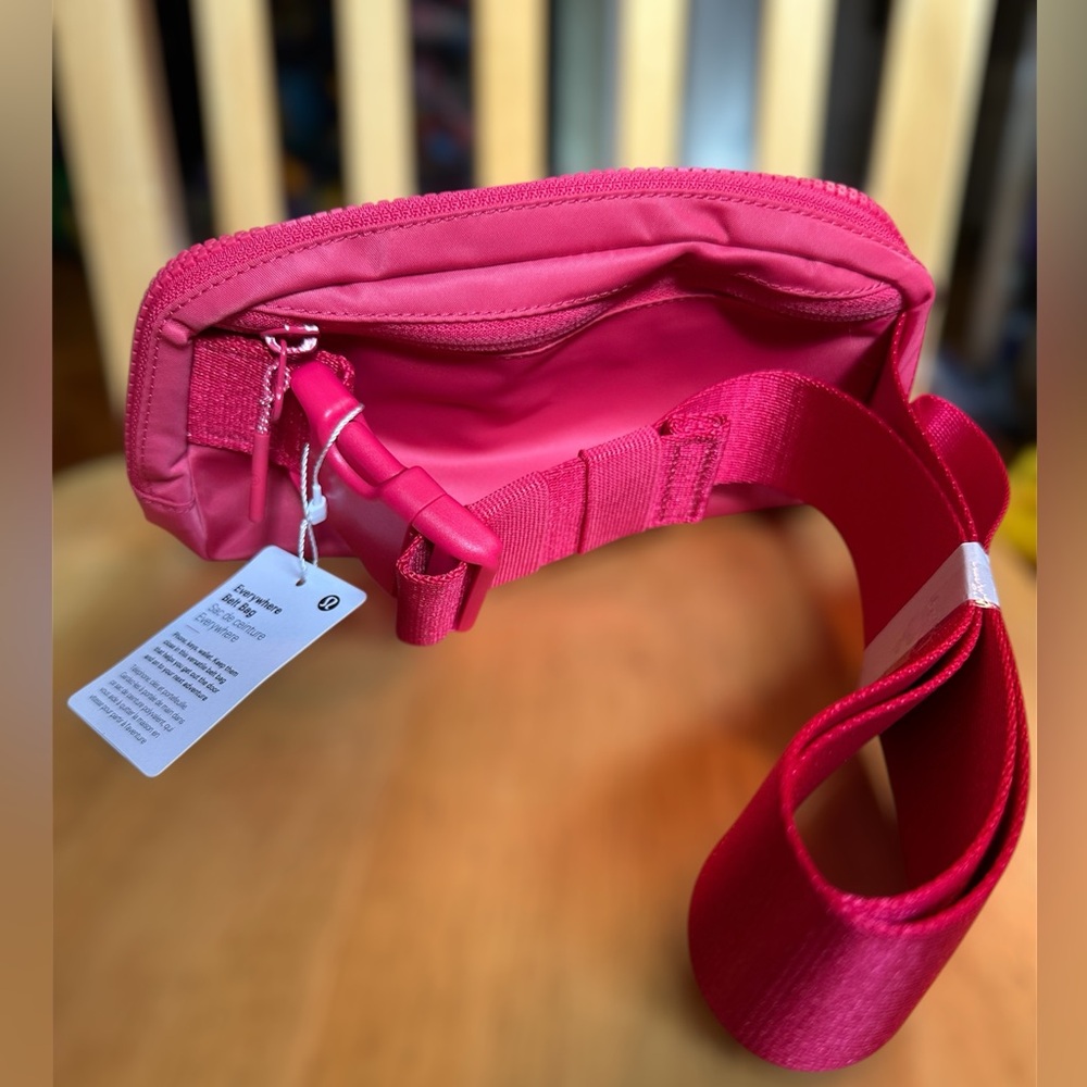 Lululemon 1L Everywhere Belt Bag - Picture 2 of 6